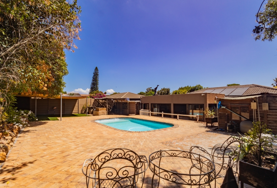 4 Bedroom Property for Sale in Table View Western Cape